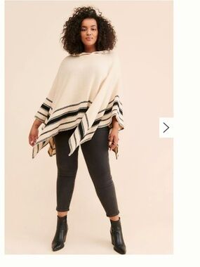 Callahan Denver Hooded Poncho Black and Cream
